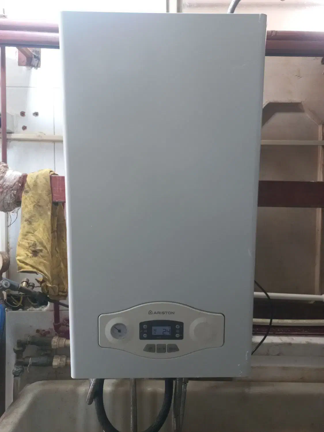 پکیج اریستون ۲۴ هزار|آبگرمکن، پکیج، شوفاژ|قم, زنبیل آباد|دیوار