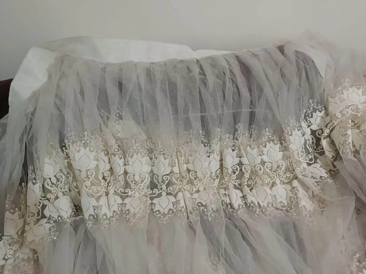 پرده حریر گلدوزی|پرده، رانر، رومیزی|اهواز, کیانشهر|دیوار