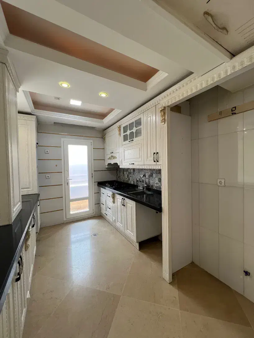 آپارتمان ۱۰۰ متر۲خواب گیشا( فرعی دنج-اقامت چندساله