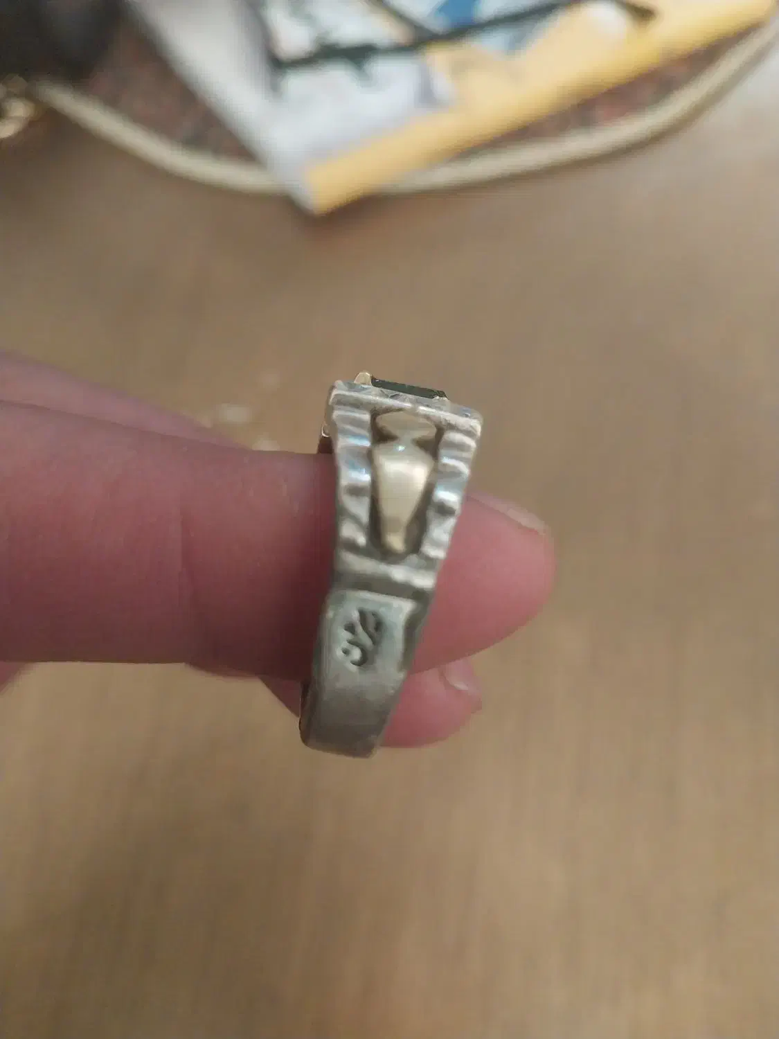 انگشترزمرد|جواهرات|قم, نیروگاه|دیوار