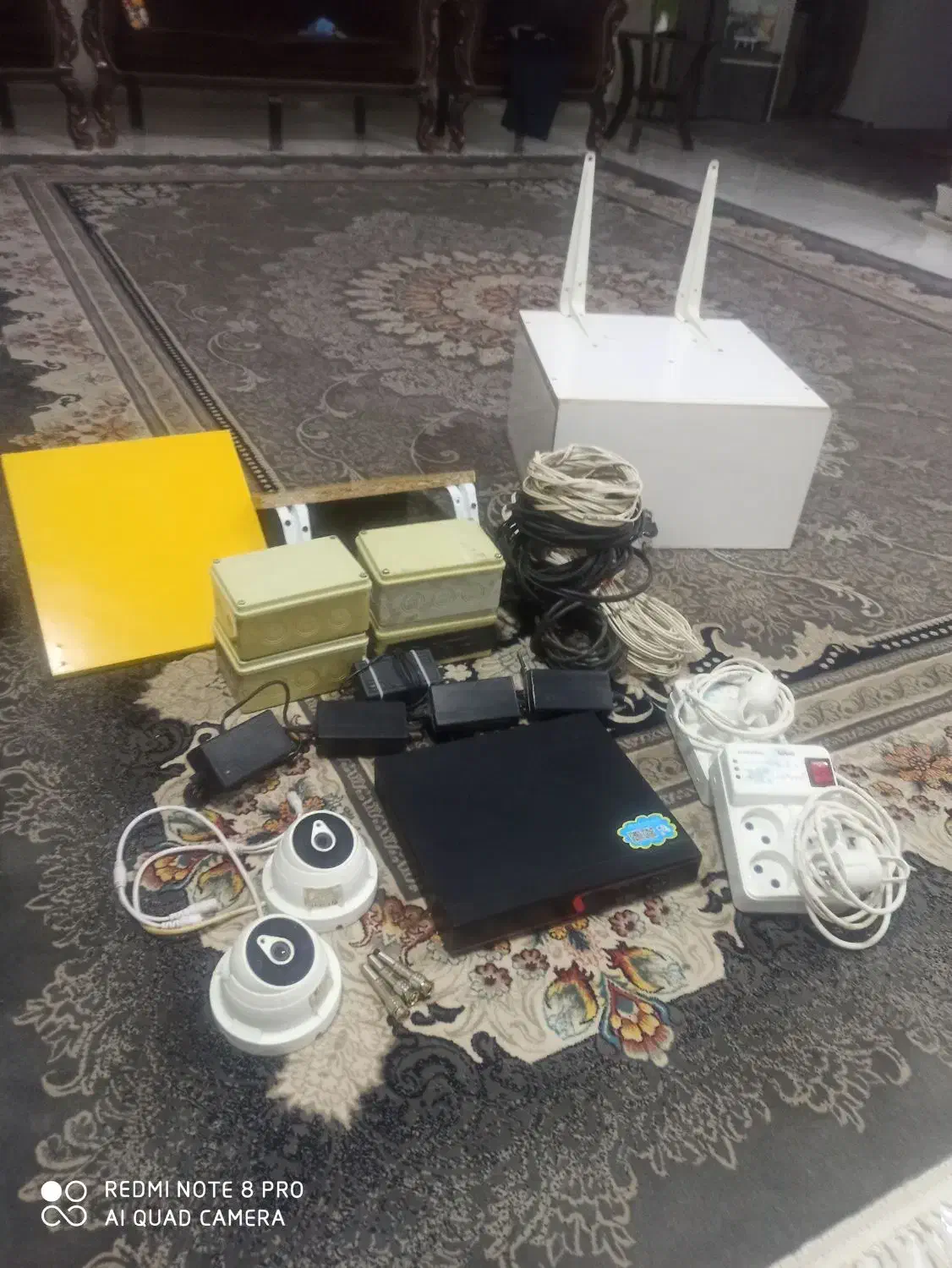 دوربین به همراه متعلقات|دوربین مداربسته|لنجان, |دیوار