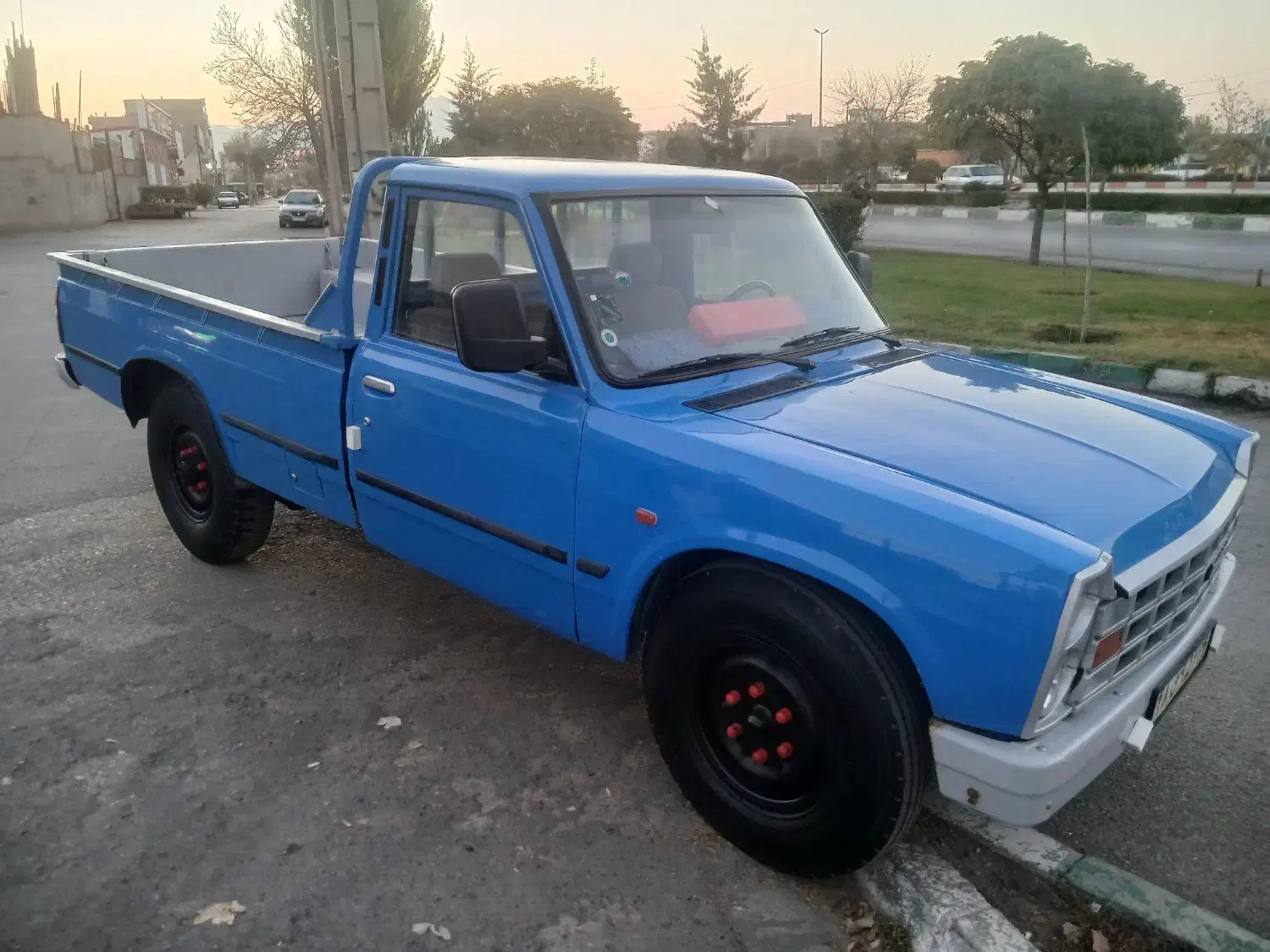 نیسان زامیاد ۹۶ تناژپایین|خودرو سواری و وانت|اردبیل, |دیوار