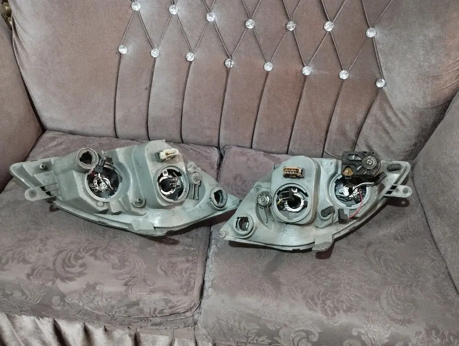 چراغ جلو ماشین تیبا|قطعات یدکی و لوازم جانبی|رشت, پاستوریزه|دیوار