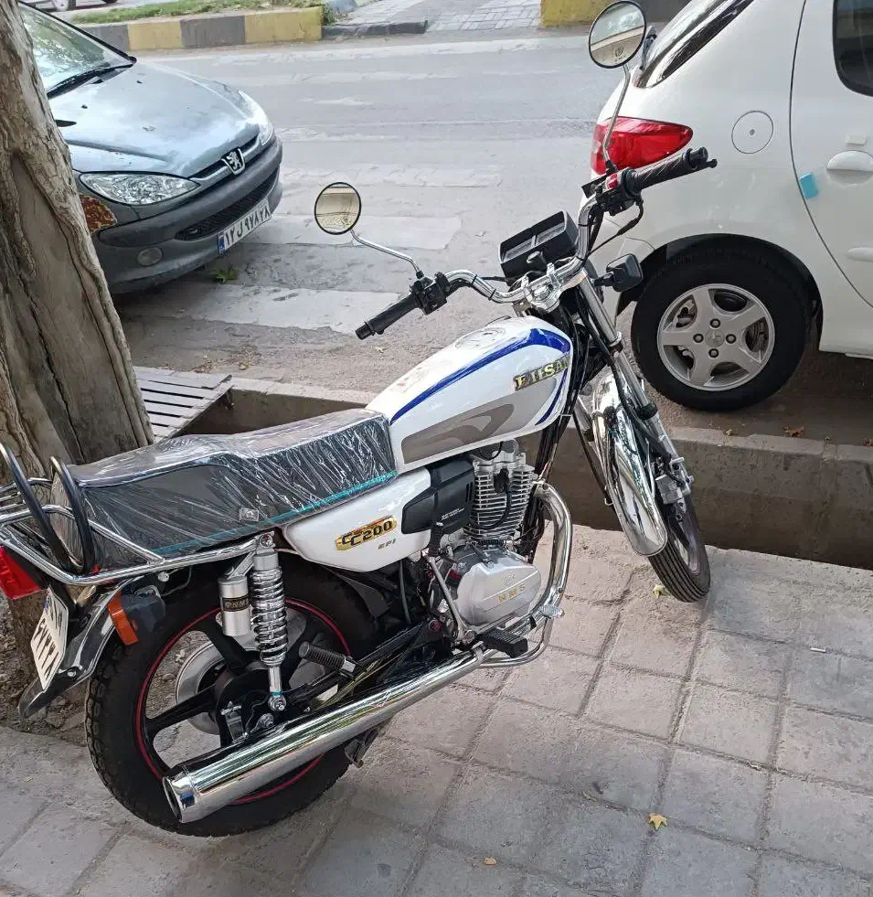 موتور هندا ۲۰۰ در حد صفر|موتورسیکلت|ملایر, |دیوار