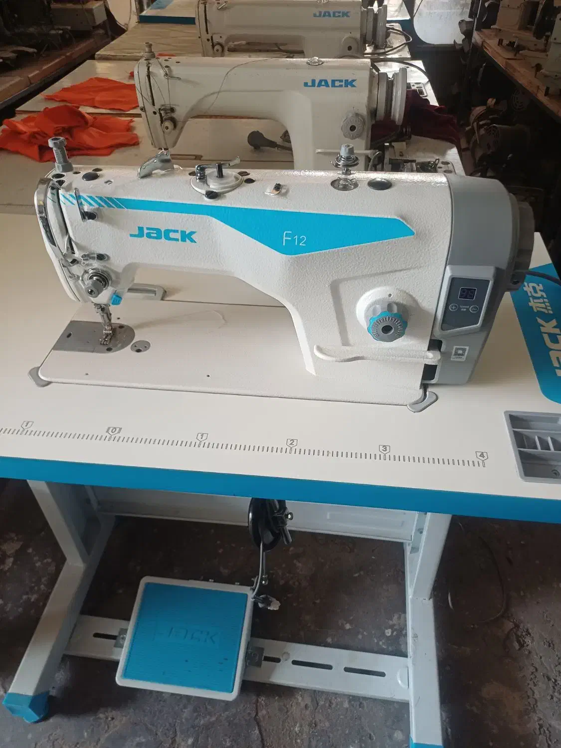 راسته دوز اف ۱۲در حد اک جک تمیز کم کار|چرخ خیاطی و ریسندگی|اصفهان, شاهد|دیوار