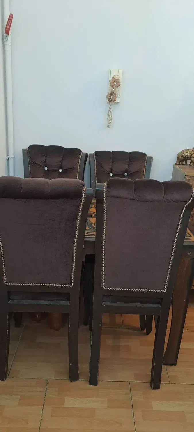 میز نهار خوری 4 نفره .ویک بوفه وساعت|میز و صندلی غذاخوری|پاکدشت, شهرک امام رضا|دیوار