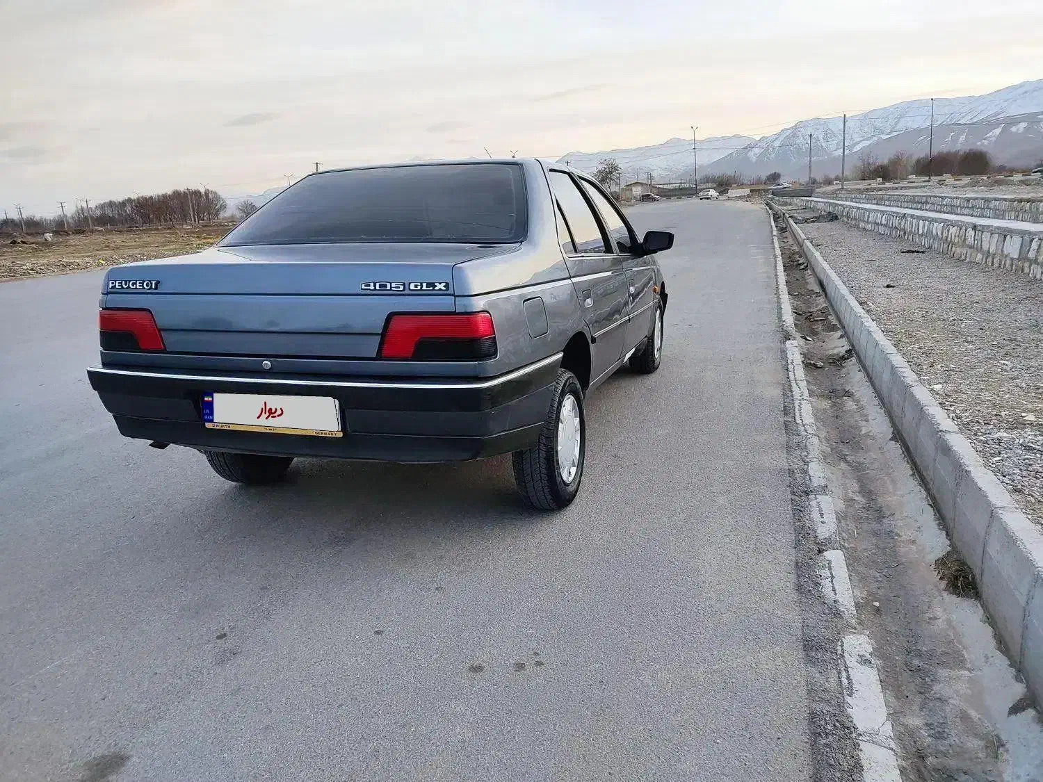 پژو ۴۰۵ مدل ۹۳|خودرو سواری و وانت|بروجرد, |دیوار