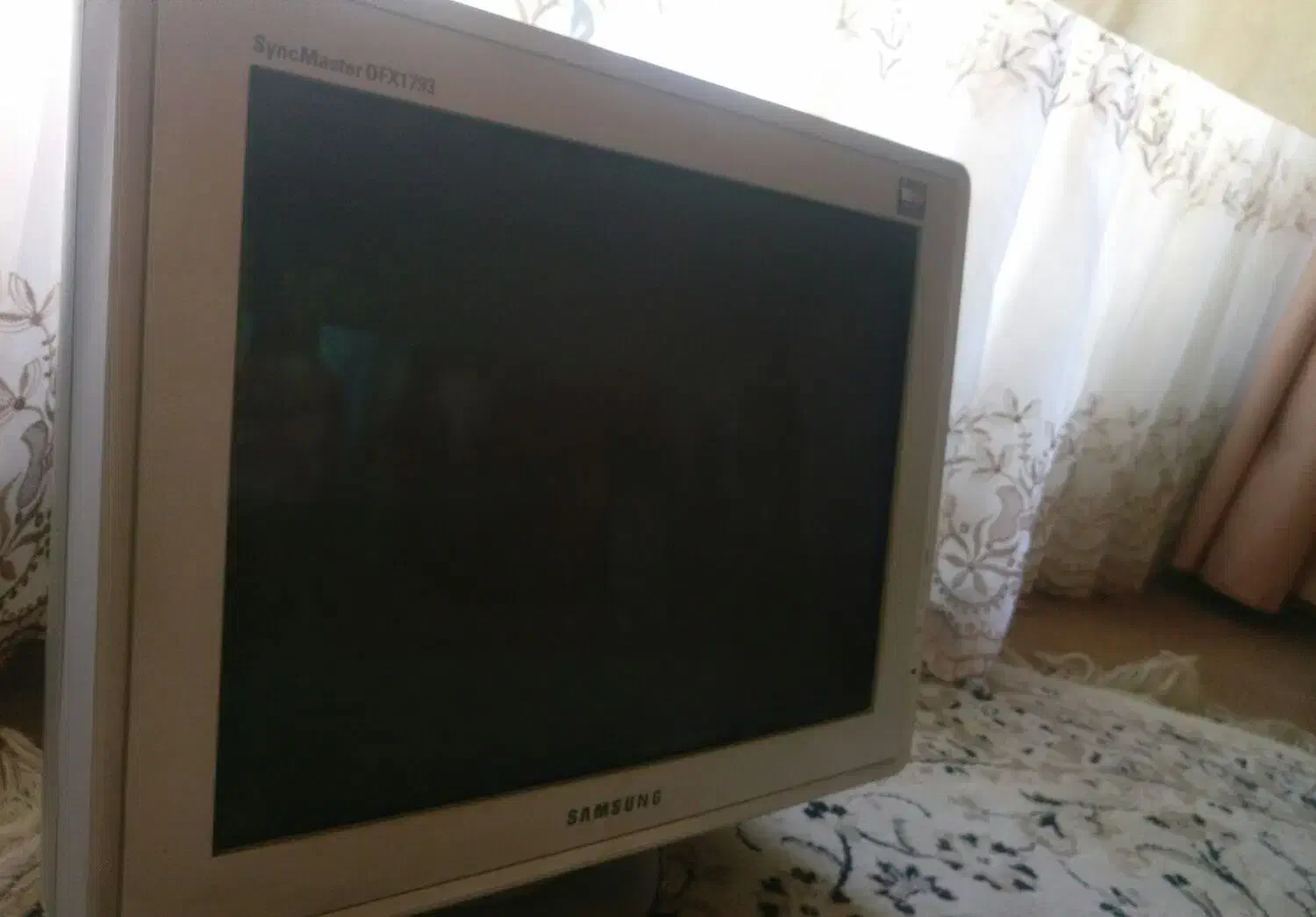 مانیتور  800 تومن|قطعات و لوازم جانبی رایانه|اصفهان, سروستان|دیوار