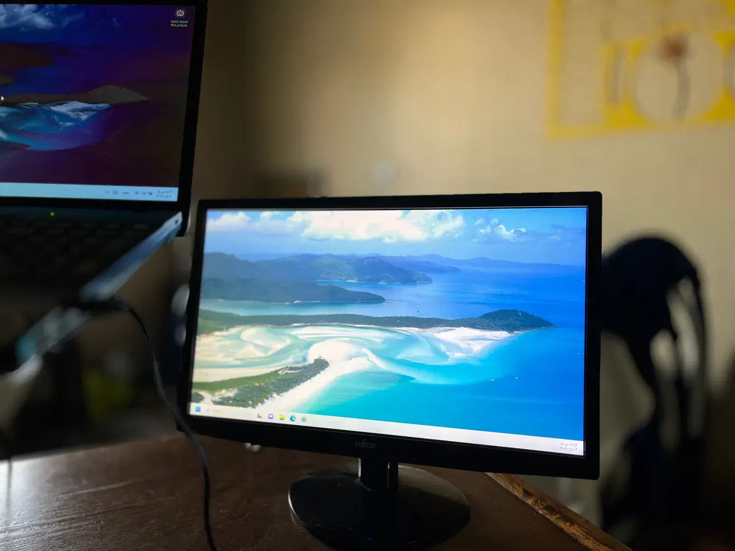 20  Monitor - Fujitsu مانیتور فوجیتسو|قطعات و لوازم جانبی رایانه|ساری, |دیوار