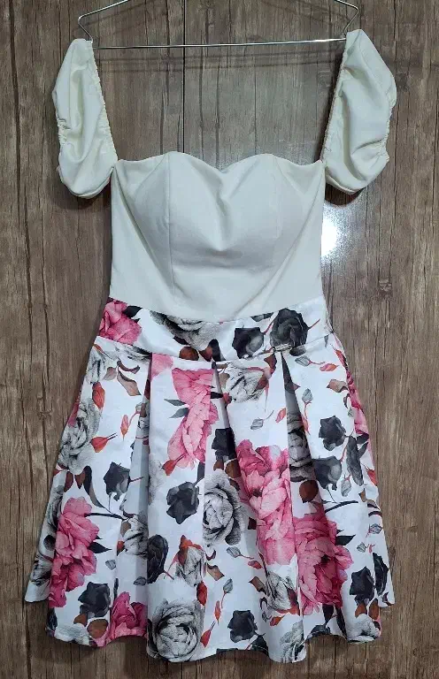 لباس مجلسی|لباس|شیروان (خراسان), |دیوار