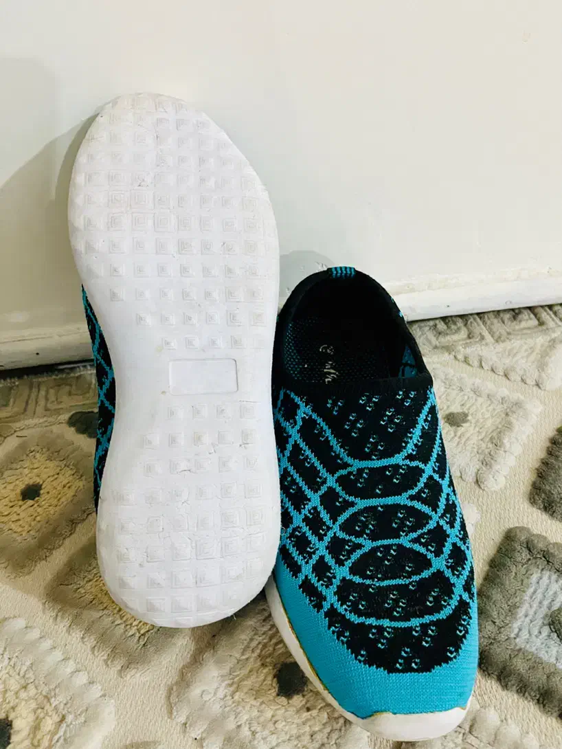 کتونی|کیف، کفش، کمربند|قم, نیروگاه|دیوار