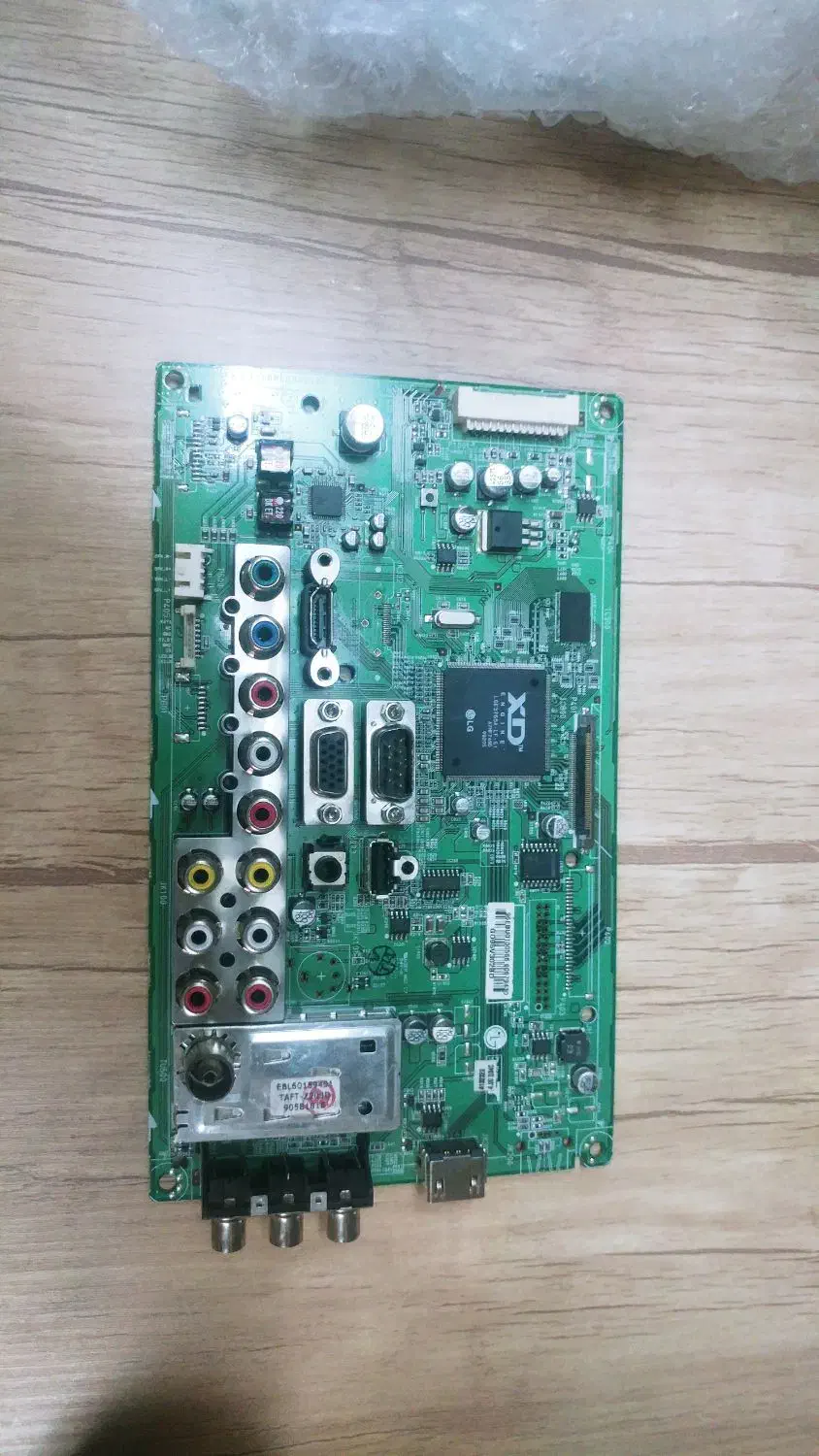 مین برد و تغذیه|تلویزیون و پروژکتور|هشتگرد, فاز ۱ مهستان|دیوار