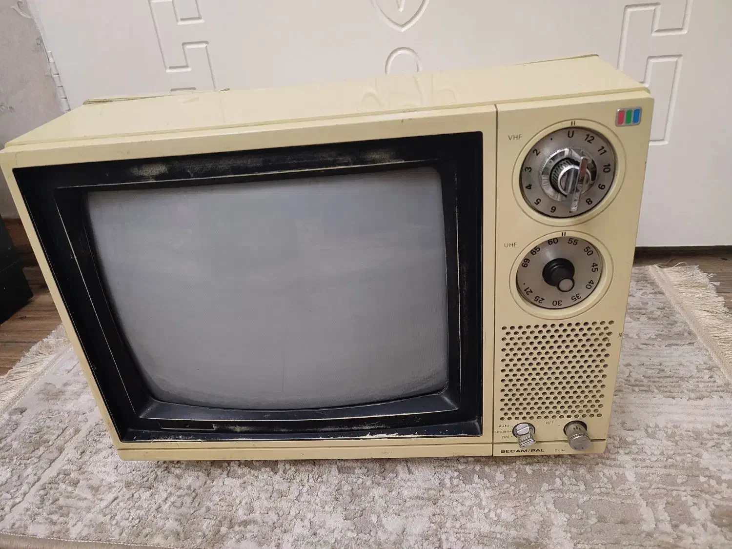 تلوزیون قدیمی مناسب دکوراتیو|تلویزیون و پروژکتور|تهران, بریانک|دیوار