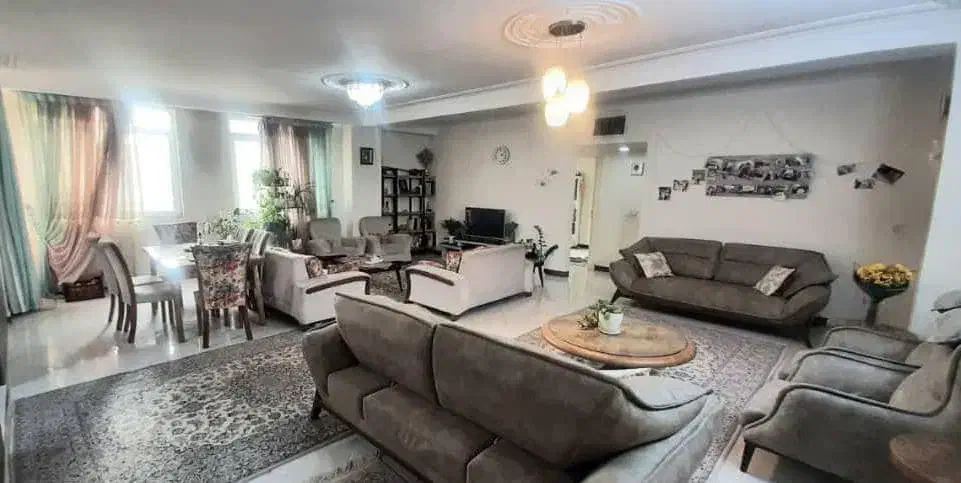 ۱۱۷ متر ۲خواب ولیعصر کوچه میرزایی (مریم۲) رهن کامل