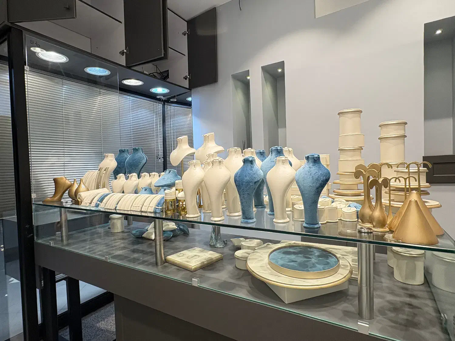 مانکن طلا وجواهرات|جواهرات|ساری, |دیوار