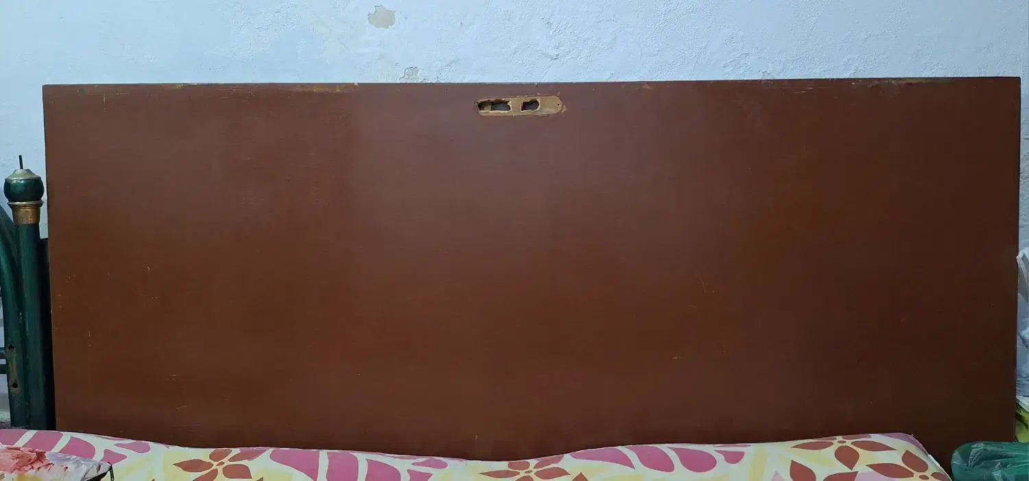 تخت و درب چوبی محکم و سنگین|تخت و سرویس خواب|اهواز, کوی آزادی|دیوار