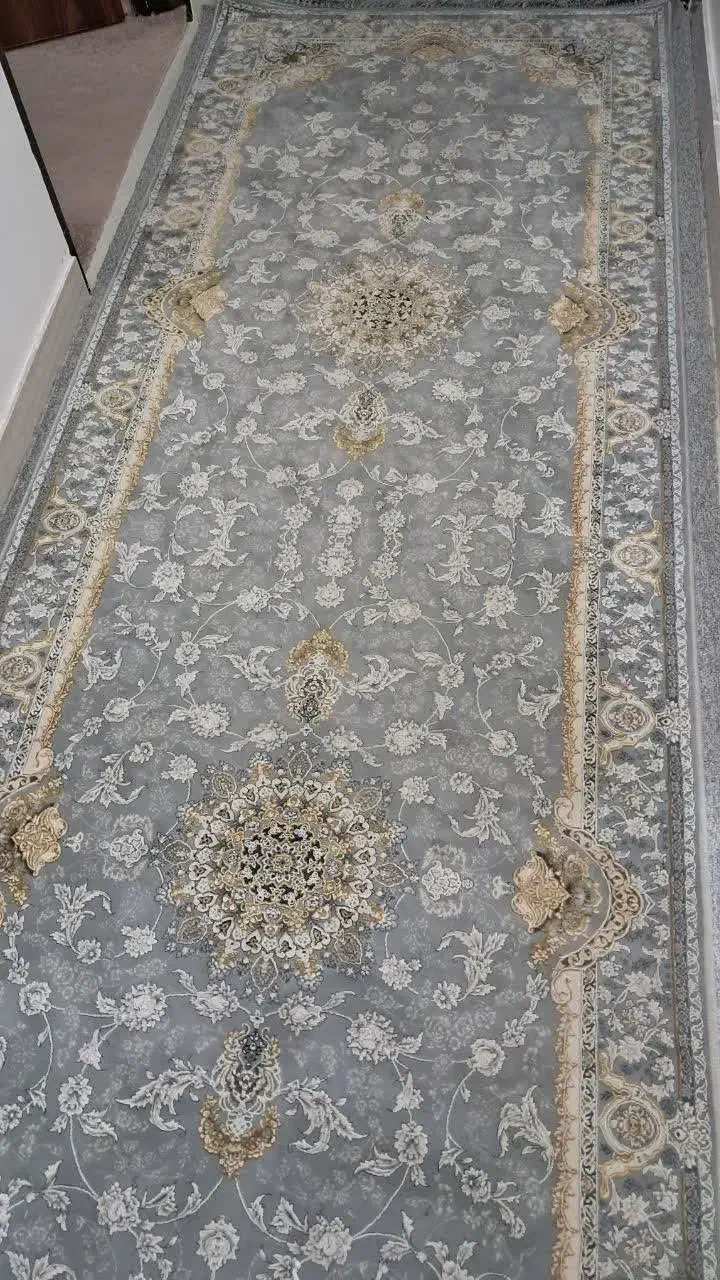 قالی بسیار نو و تمیز|فرش|بهشهر, |دیوار