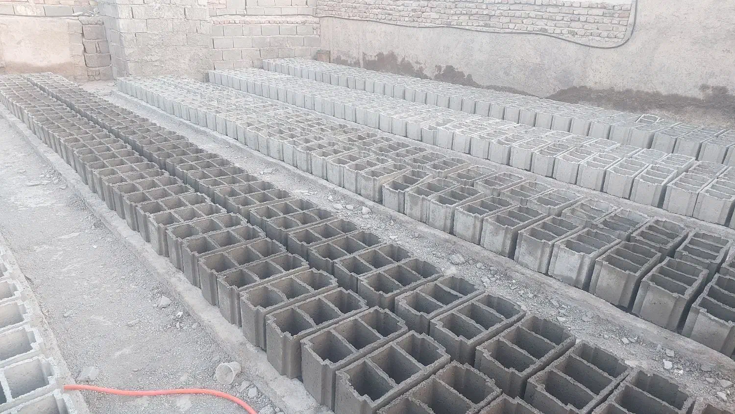 بلوک سقفی و دیواری و سیمان|مصالح و تجهیزات ساختمان|ایرانشهر, |دیوار