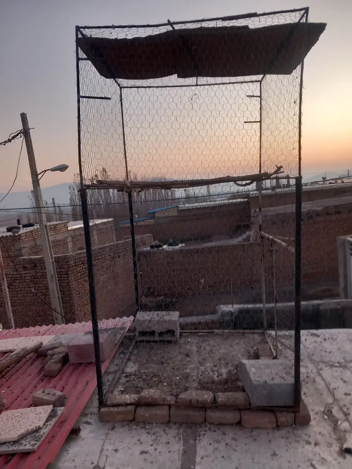 قفس پرنده|لوازم جانبی حیوانات|میانه, |دیوار