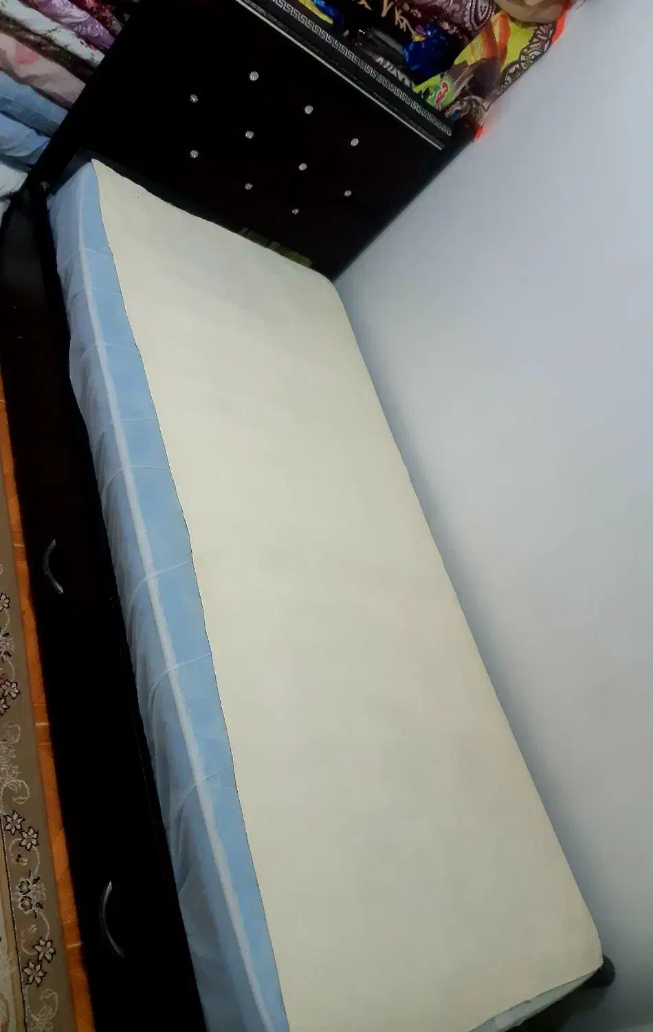 تخت یکنفره با تشک|تخت و سرویس خواب|سیاهکل, |دیوار