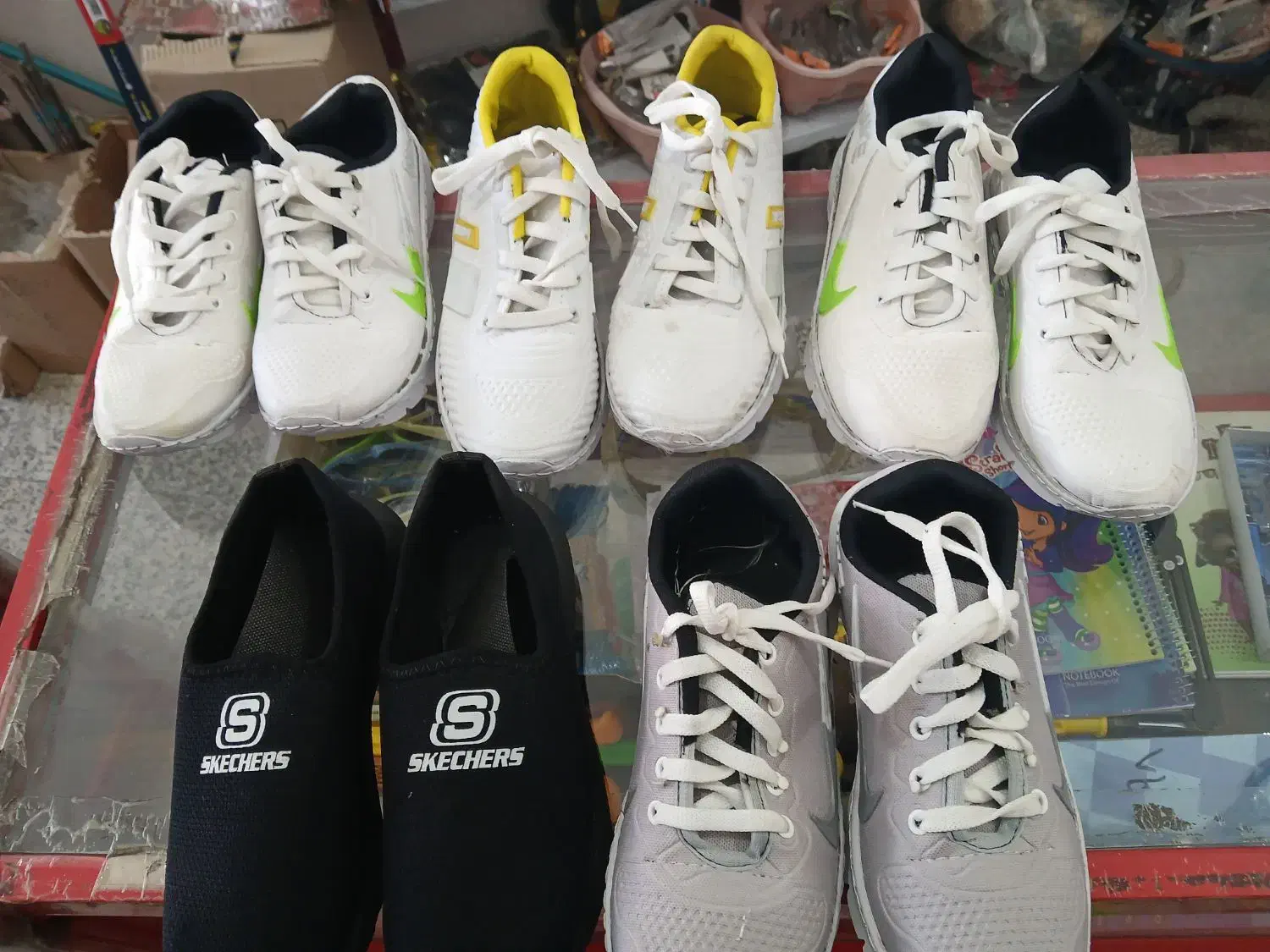 کفش اسپرت ۱۳۰تومان|کیف، کفش، کمربند|بم, |دیوار