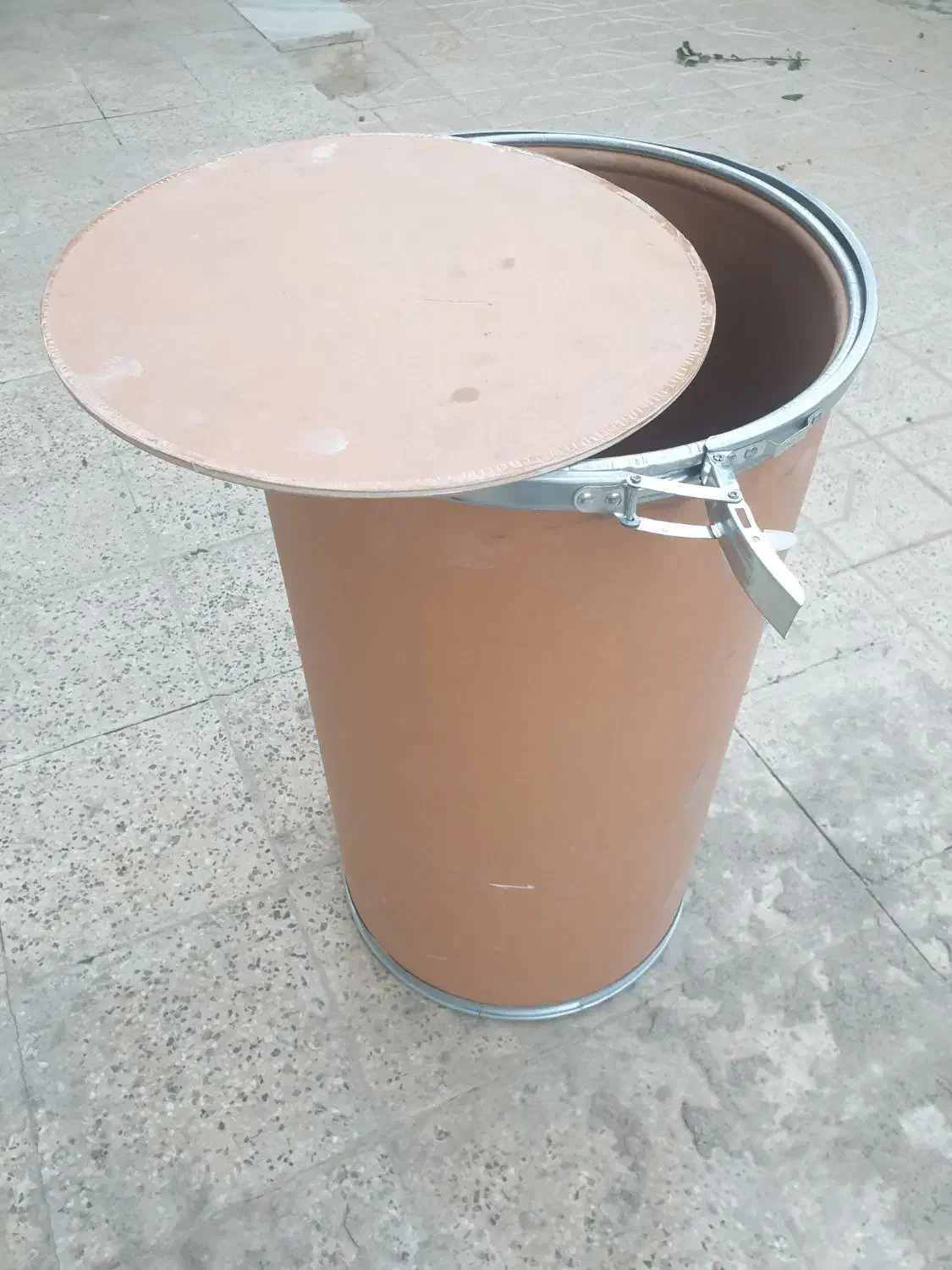 بشکه مقوایی|ظروف نگهدارنده، پلاستیکی، یک‌بارمصرف|مشهد, چاهشک|دیوار