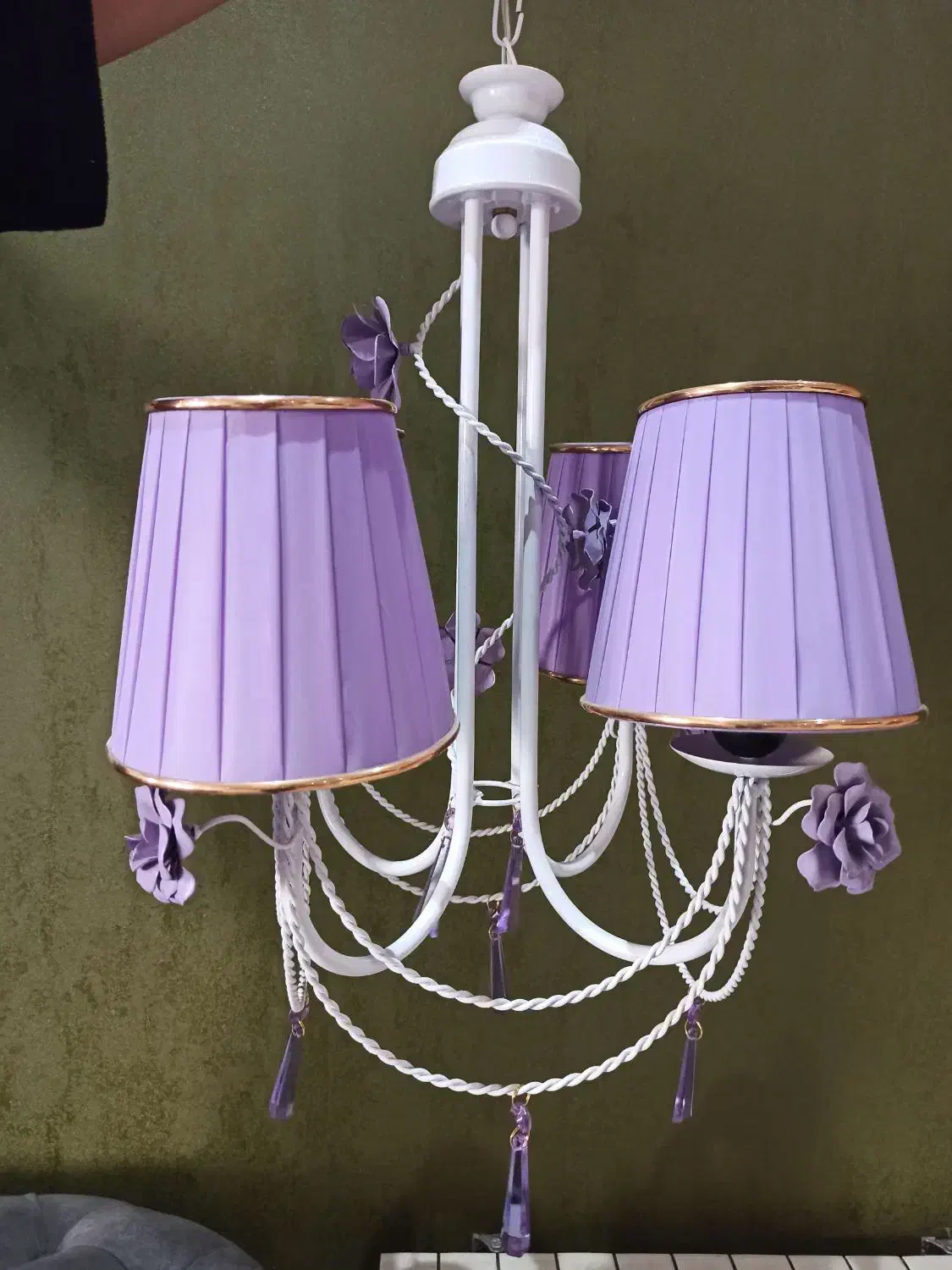 لوستر|لوستر و چراغ آویز|قدس, شهر‌قدس|دیوار