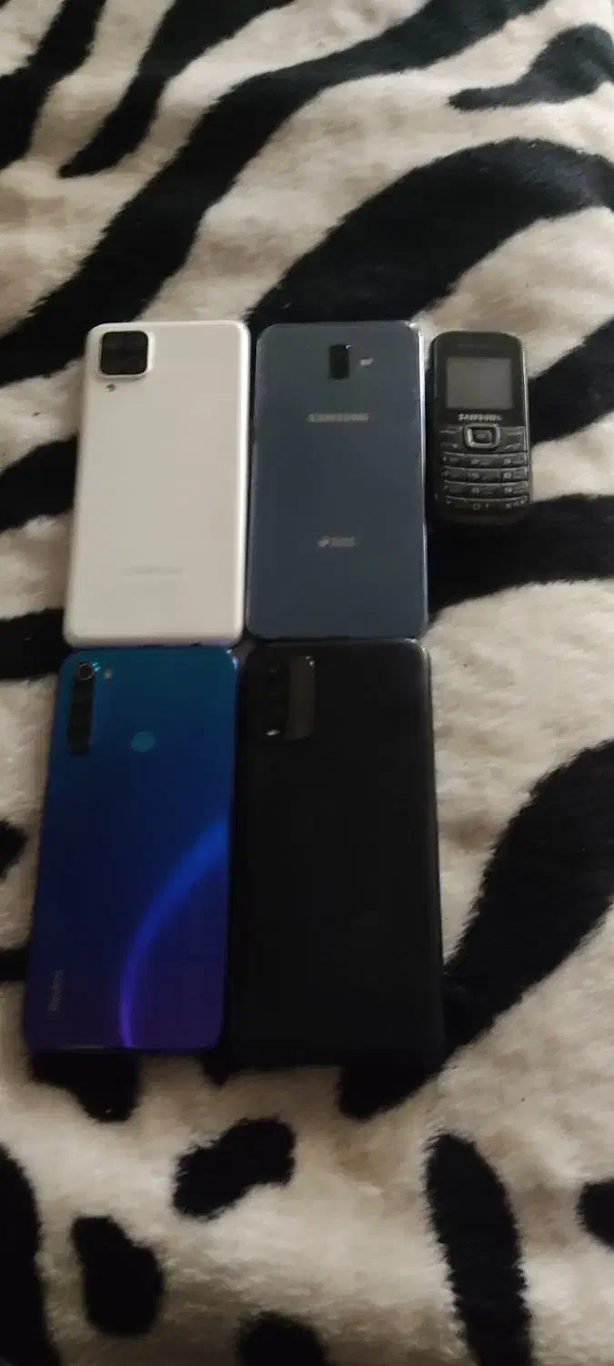 موبایلکارکرده|موبایل|پره‌سر, |دیوار