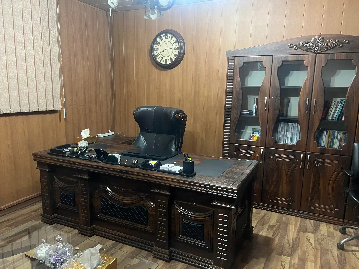 اجاره دفتر کاردر بهترین نقطه میدان انقلاب|اجارهٔ دفتر کار، اتاق اداری، مطب|تهران, نصرت|دیوار