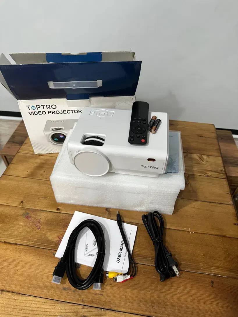 ویدیو پروژکتور آرمانی وای فای بیسیم فول پورت HDMI|تلویزیون و پروژکتور|شیراز, زرهی|دیوار