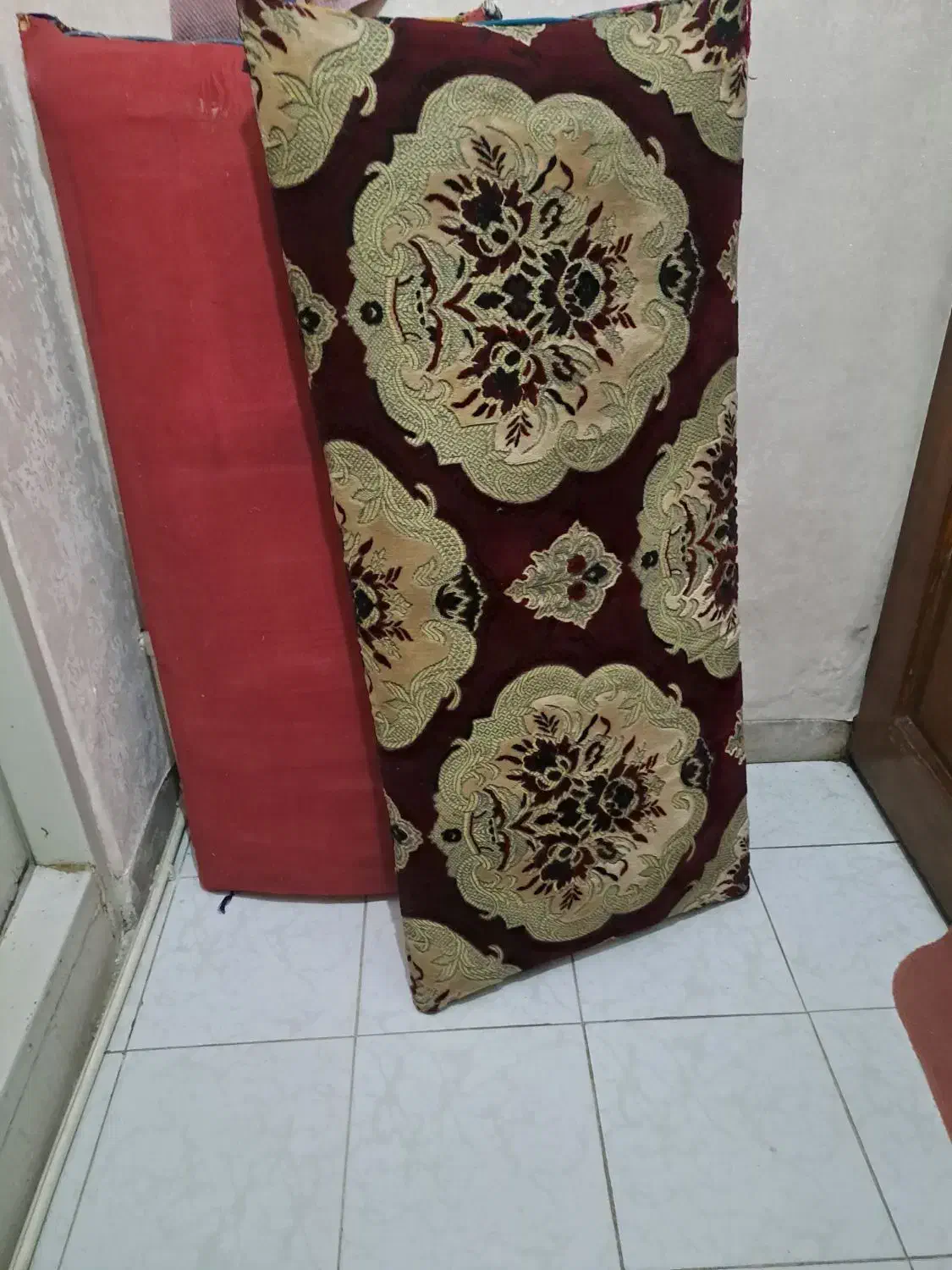 پشتی سنتی|پشتی|ری, بازار آهن|دیوار