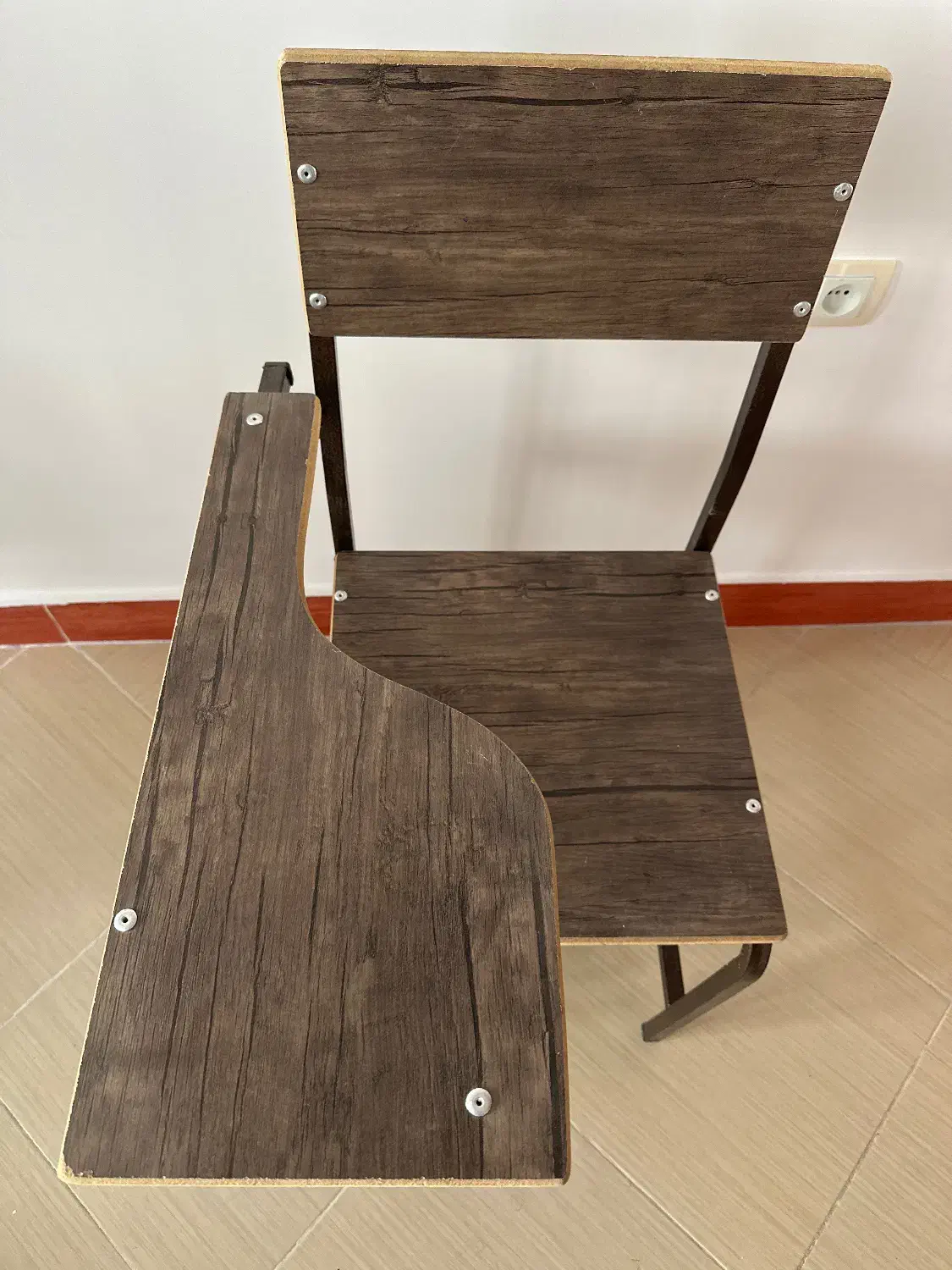 صندلی دانش اموزی|صندلی و نیمکت|مهاباد (آذربایجان غربی), |دیوار