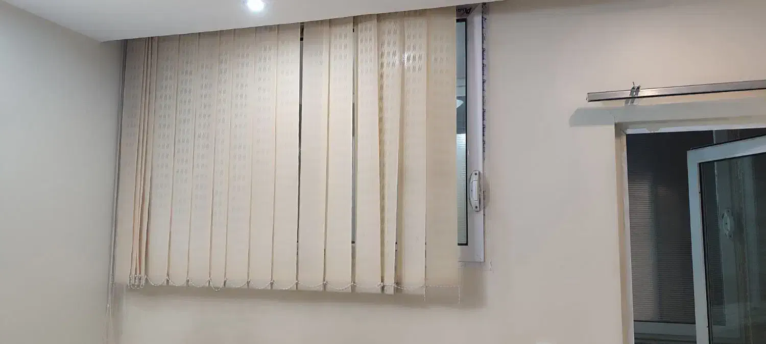 پرده عمودی در حد نو|پرده، رانر، رومیزی|برخوار, |دیوار