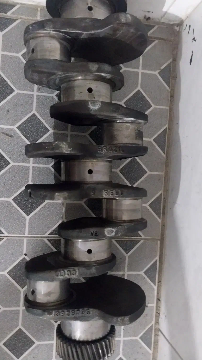 میل لنگ|قطعات یدکی و لوازم جانبی|کاشان, کارگر|دیوار