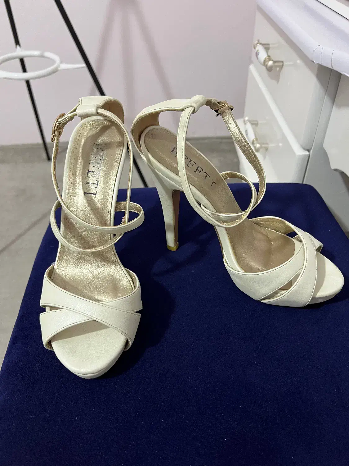 کیف و کفش درحد نو|کیف، کفش، کمربند|رباط‌کریم, شهرک والفجر|دیوار