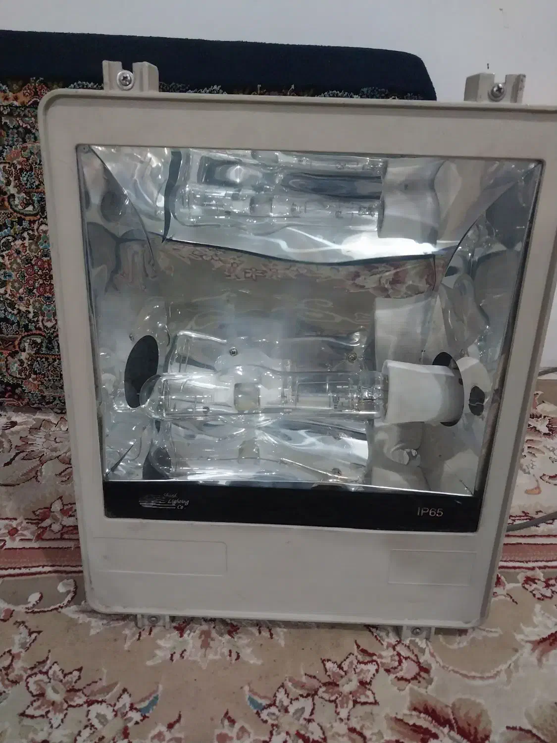 پروژکتور ۴۰۰ وات بزرگ|تلویزیون و پروژکتور|اقبالیه, |دیوار