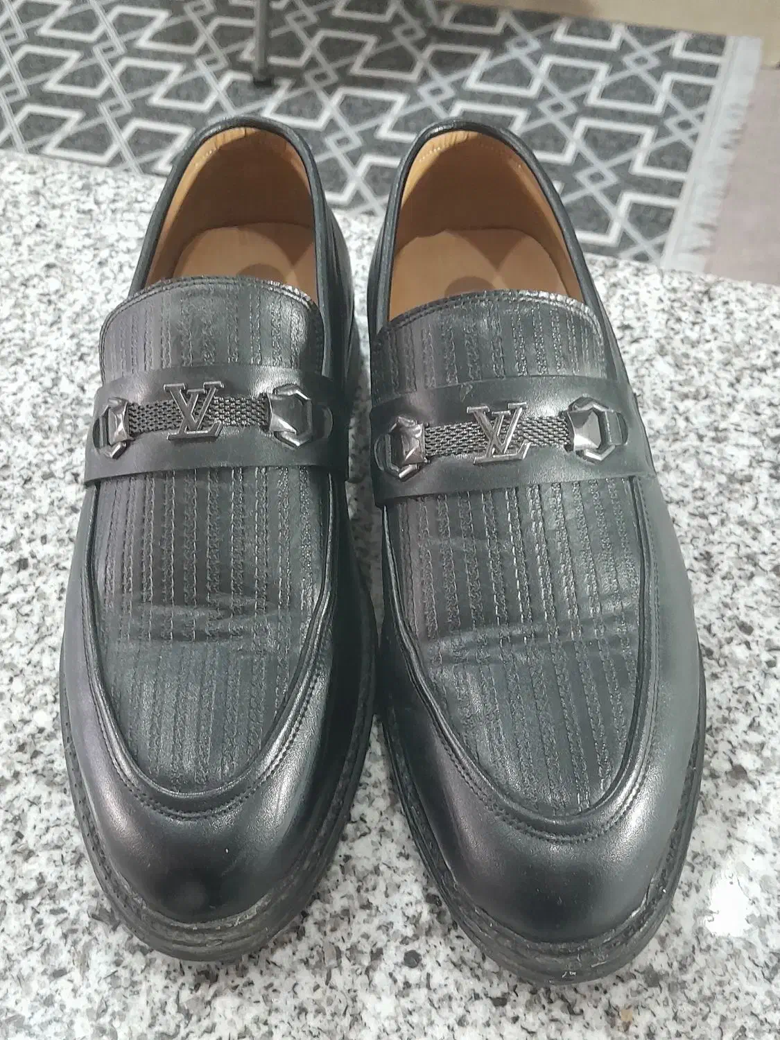 کفش|کیف، کفش، کمربند|قنوات, |دیوار