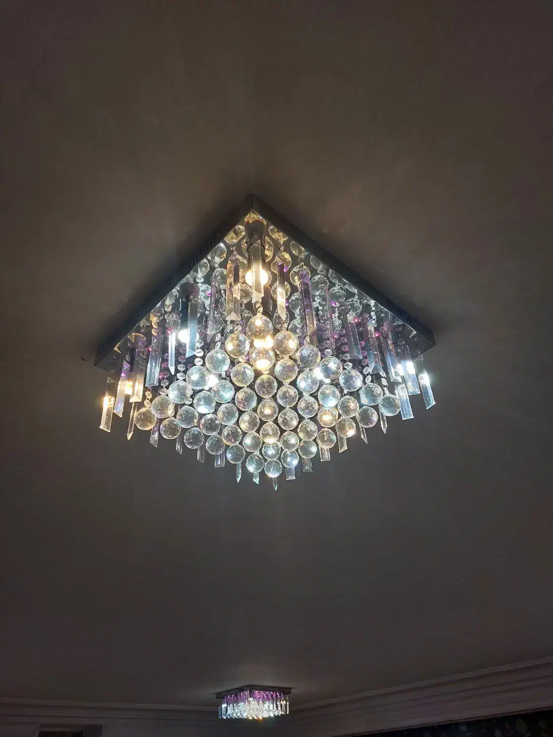 لوستر کریستالی سقفی و چوبی|لوستر و چراغ آویز|همدان, |دیوار