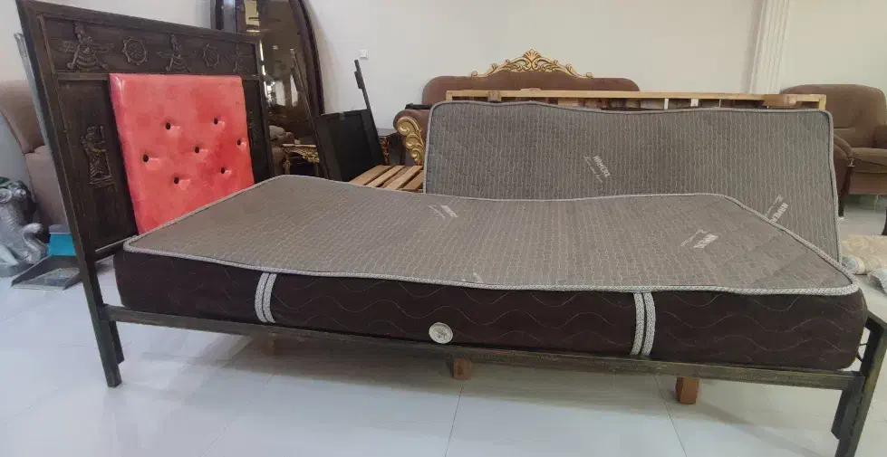 ۲ عدد تخت فرفوژه مدل هخامنشی و چرم دوزی|تخت و سرویس خواب|مشهد, حجاب (شهرک غرب)|دیوار