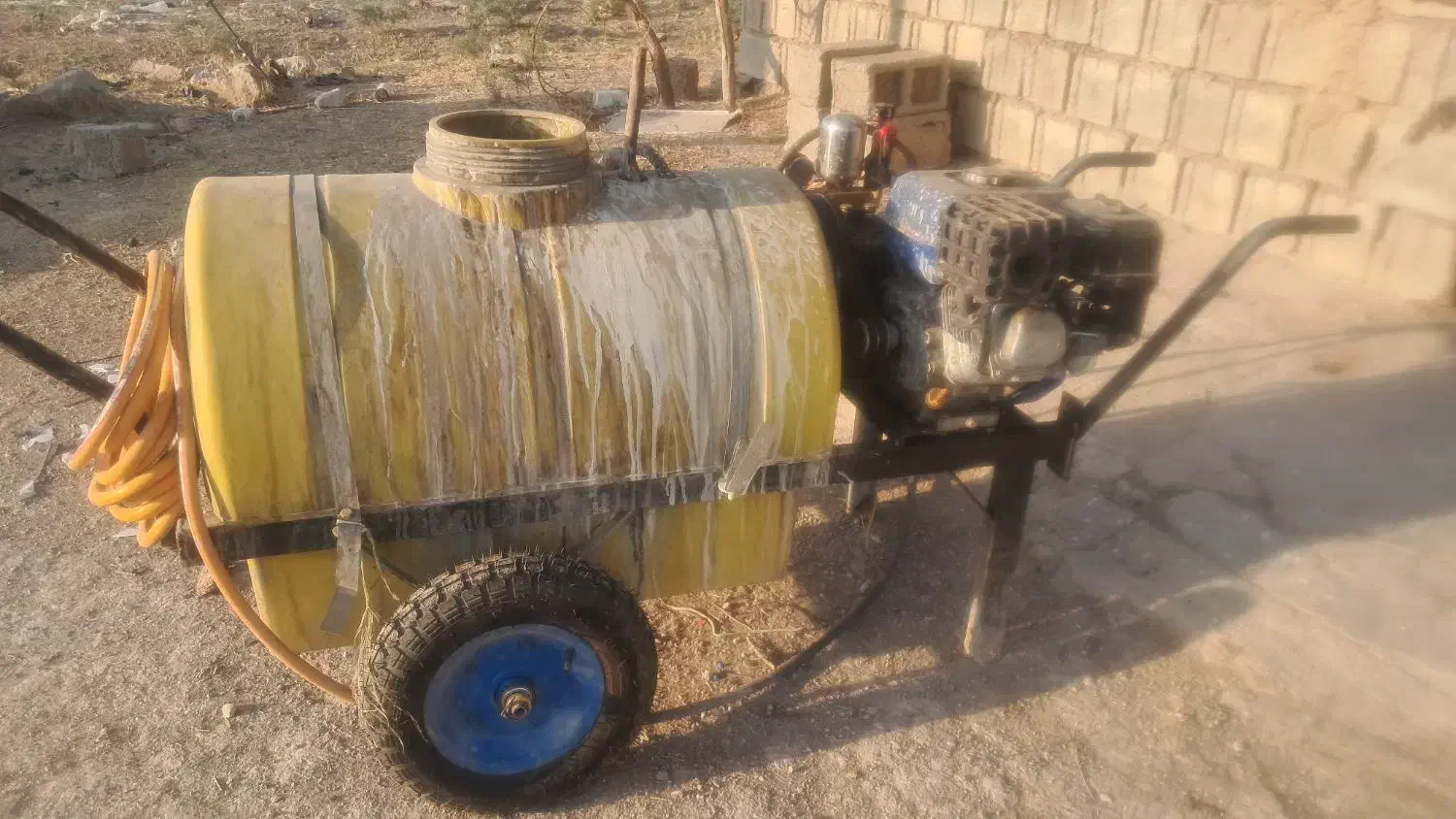 سم پاش ۲۰۰ لیتری بنزینی|ماشین‌آلات صنعتی|چرام, |دیوار