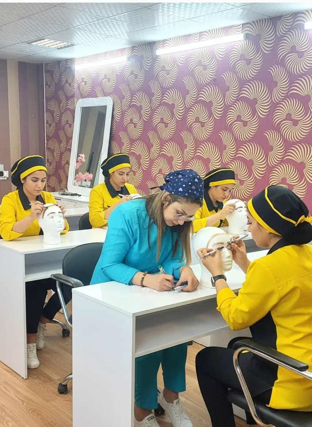 دوره آموزشی میکروبلیدینگ و میکروپیگمنتیشن ابرو|خدمات آموزشی|بندر ماهشهر, |دیوار