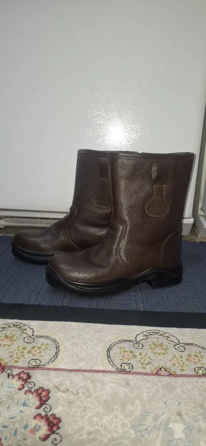 کفش ایمنی بهشتیان|کیف، کفش، کمربند|شوش, |دیوار