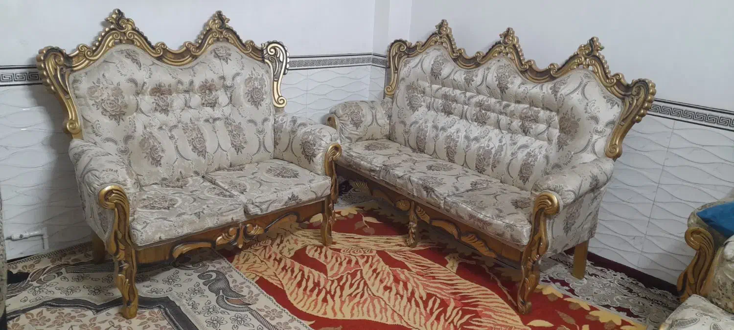 مبل استیل ۷نفره رنگ کرمی چوب طلایی|مبلمان خانگی و میز عسلی|ری, دولت‌آباد|دیوار