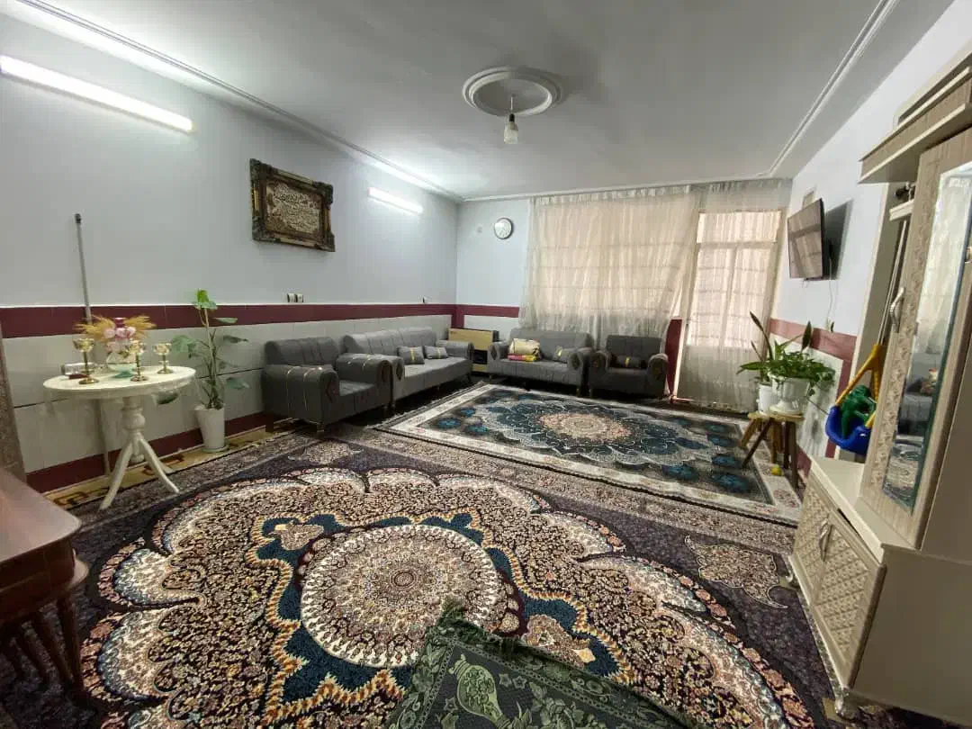 اپارتمان طبقه هم کف|اجارهٔ آپارتمان|قرچک, شهرک گلها|دیوار