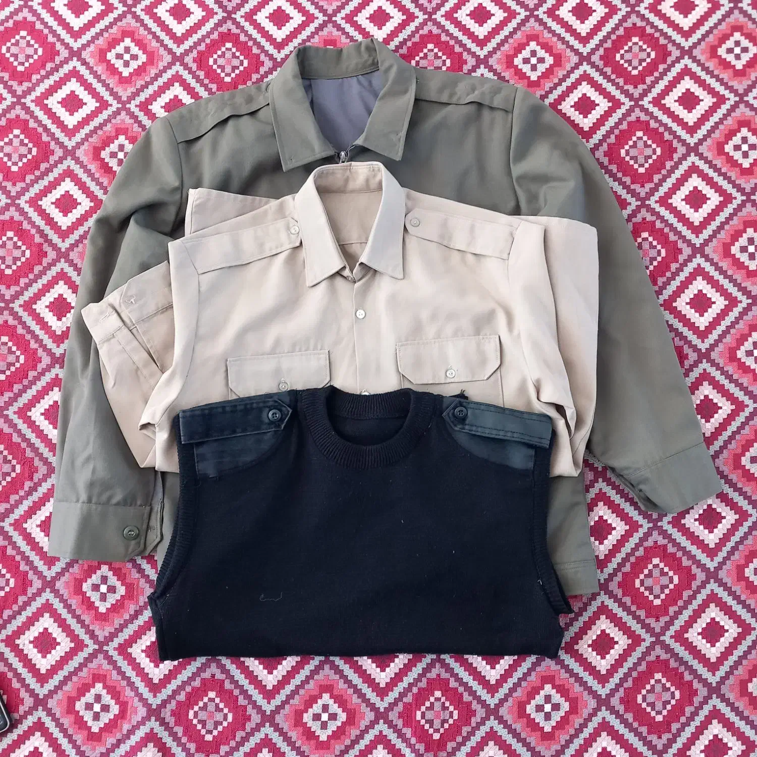 سه عدد لباس نظامی. بتل. پیراهن. پلیور|لباس|کرمانشاه, |دیوار