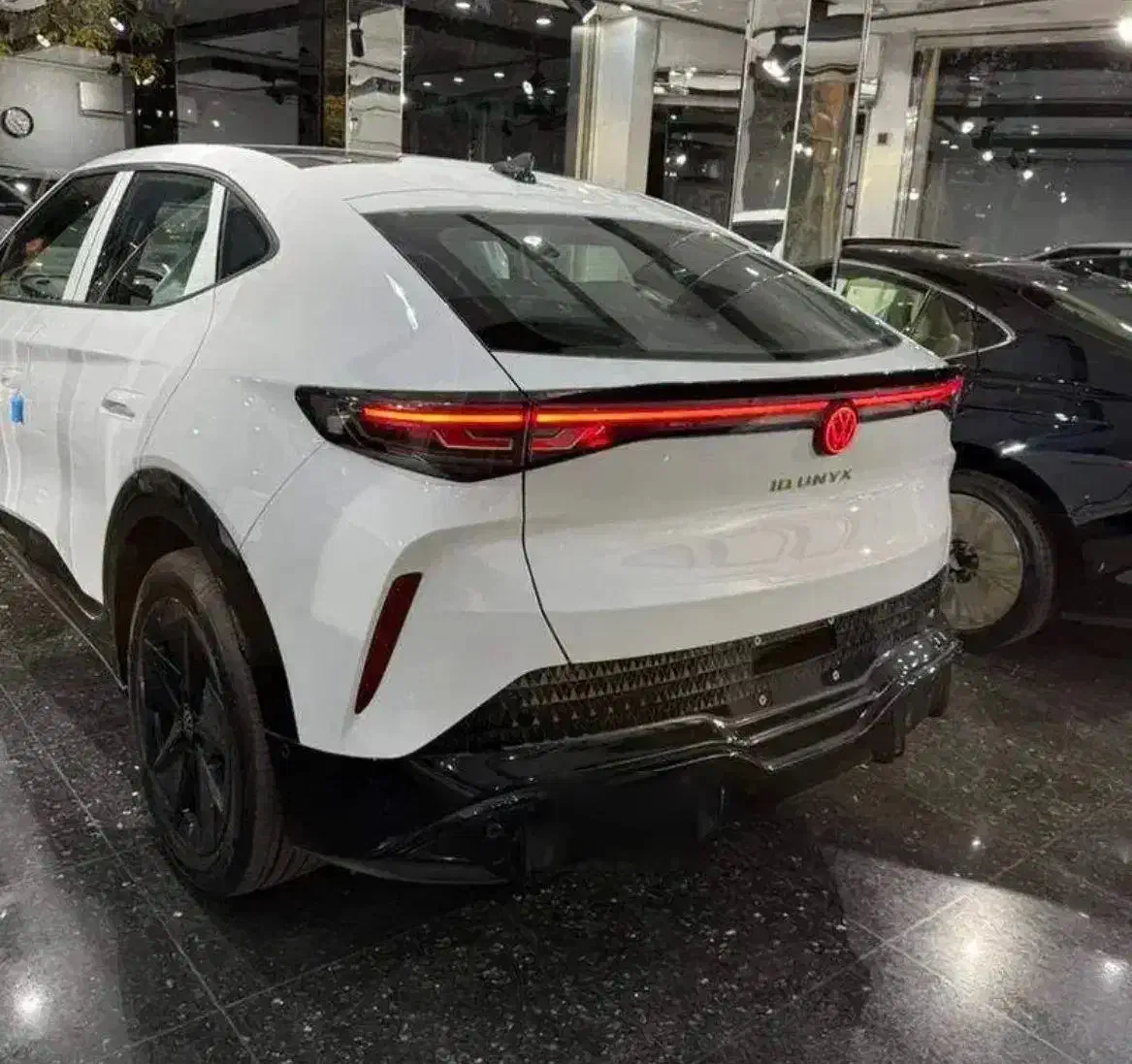 فولکس ID ای دی یونیکس ۲۰۲۵ پلاک و مدارک آماده|خودرو سواری و وانت|تهران, کامرانیه|دیوار