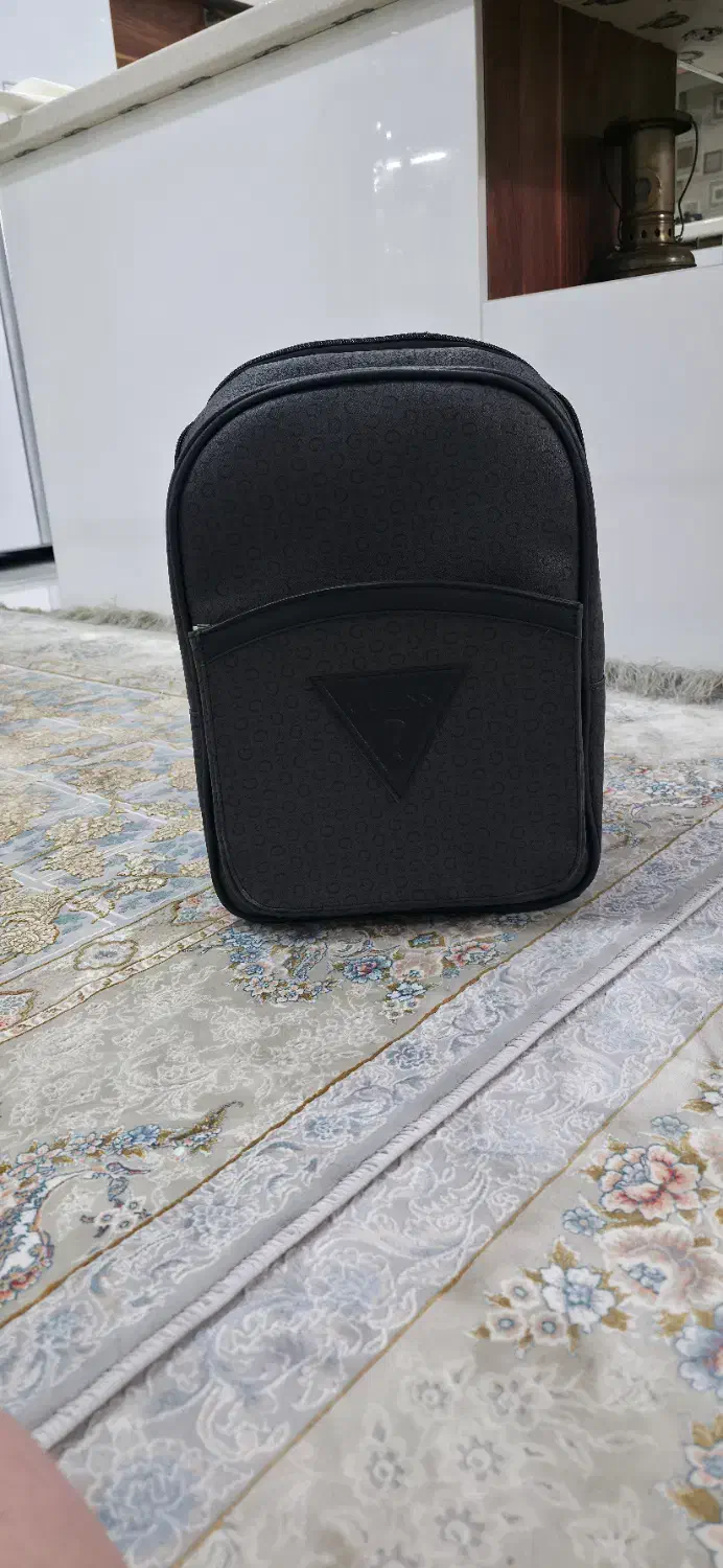 کوله پشتی اصل guess. جای لبتاب دار|کیف، کفش، کمربند|اسلامشهر, شهرک واوان|دیوار