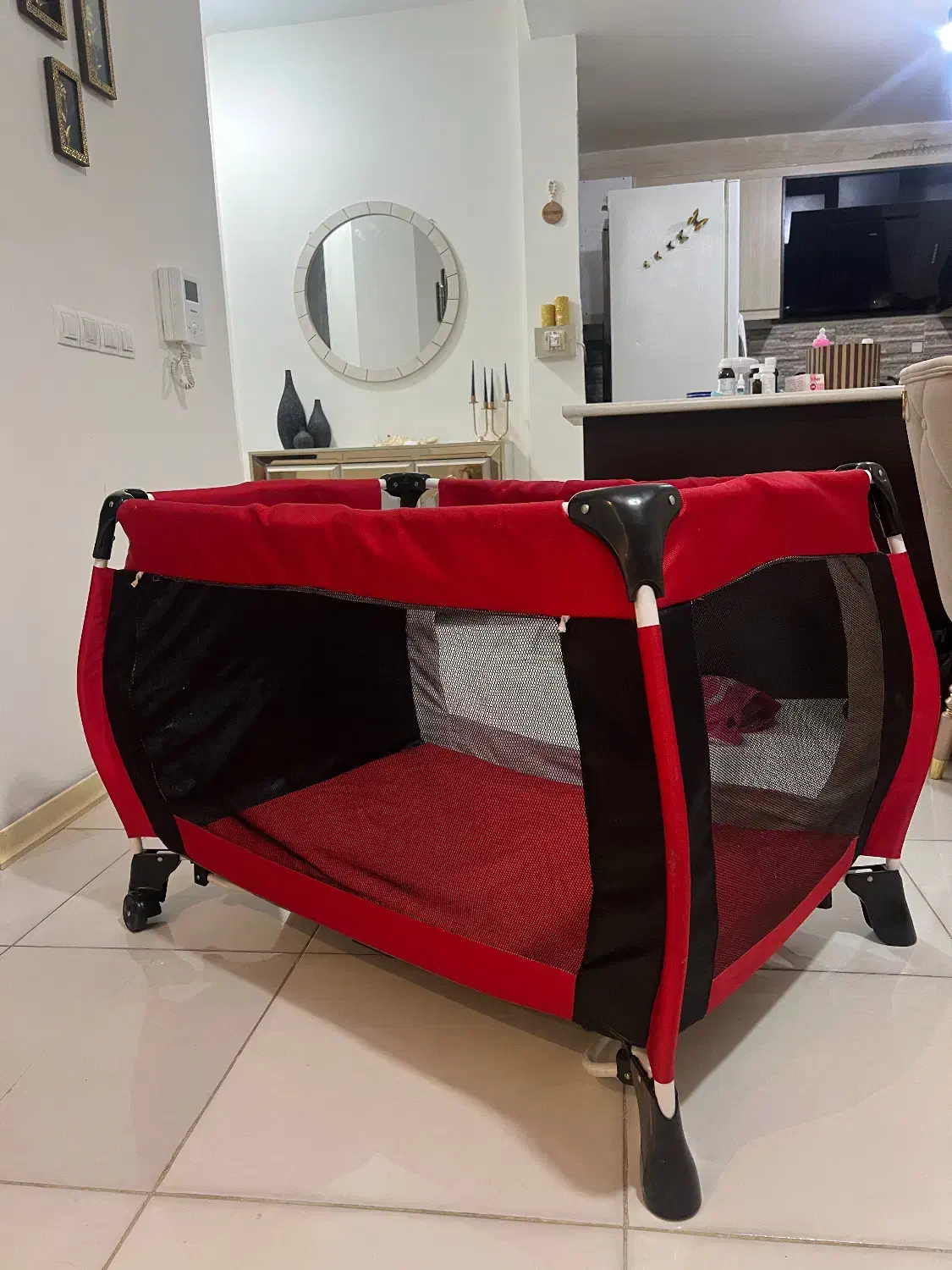 تخت بچه|تخت و صندلی بچه|شیراز, ریشمک|دیوار