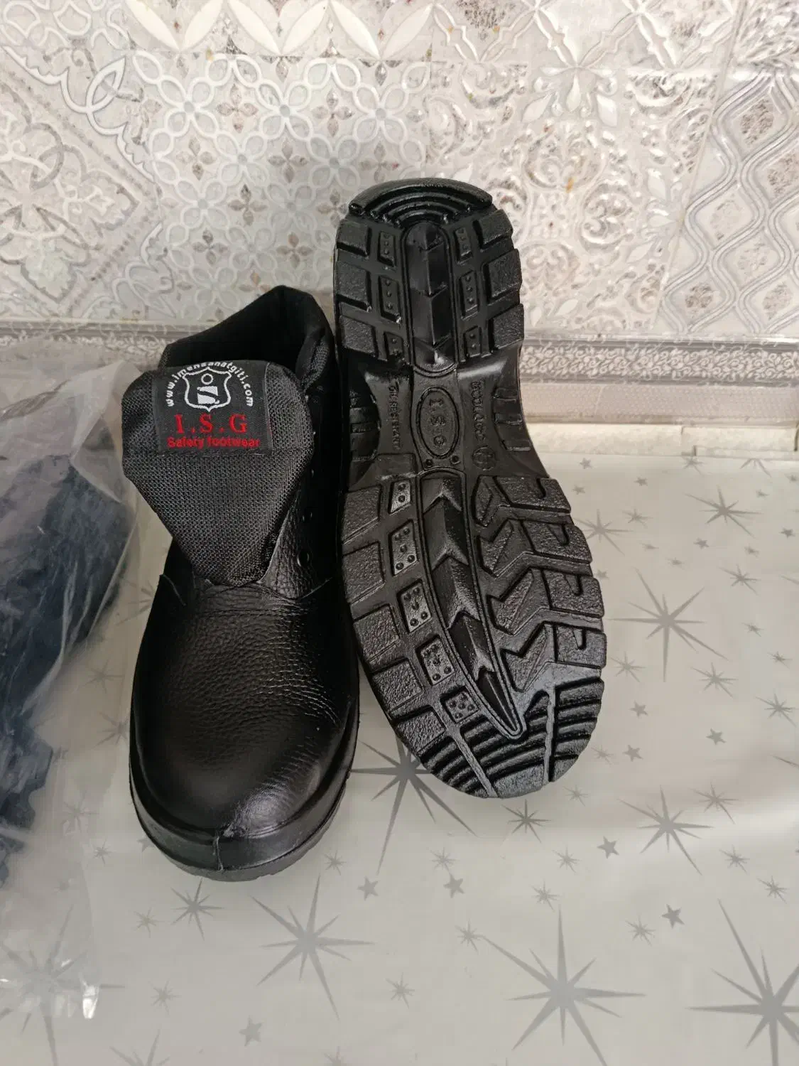 فروش دو جفت پوتین جنس ضخیم و کفی محکم سایز 42|کیف، کفش، کمربند|مینودشت, |دیوار