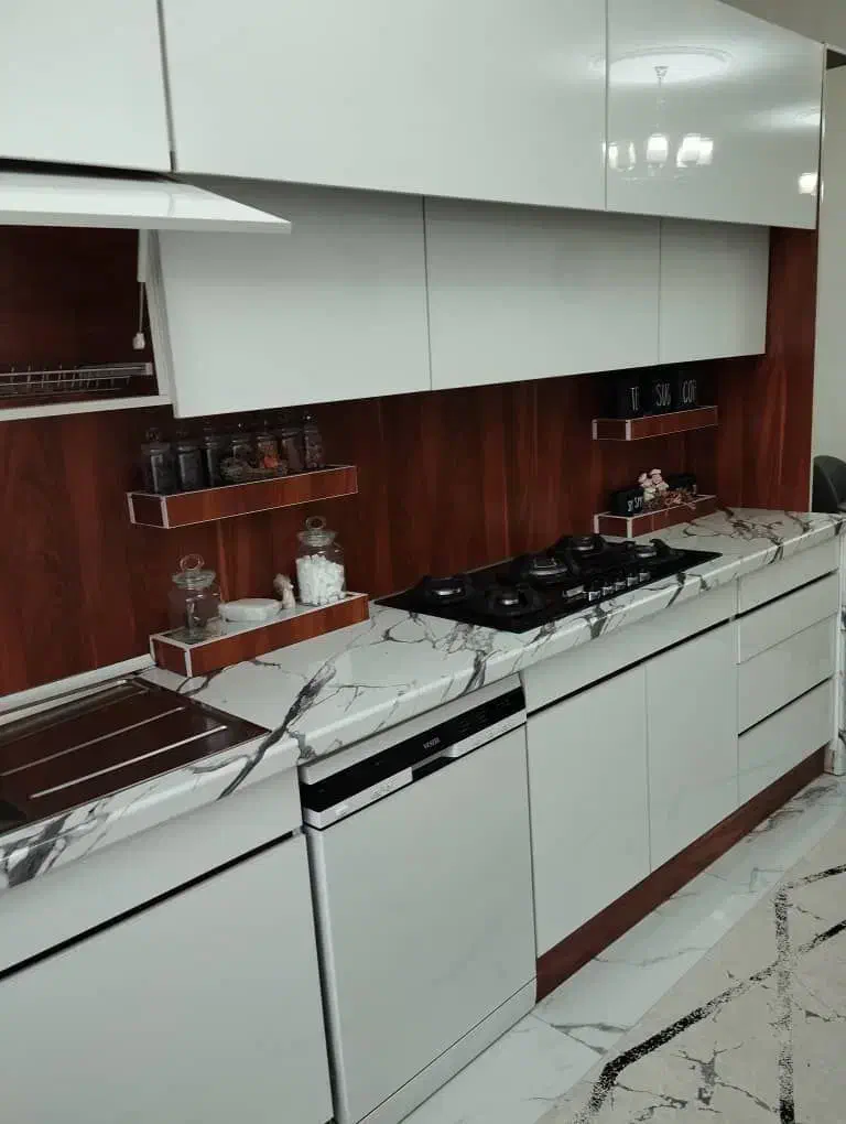 فروش سه طبقه آپارتمان نوسازی شده ۹۵ متری (تخلیه)|فروش آپارتمان|قرچک, شهرک الحدید|دیوار